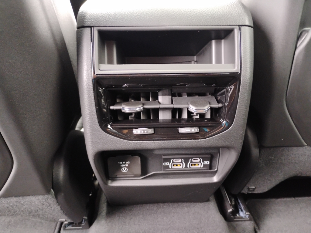 2026 Jeep Grand Cherokee representative vehicle photo