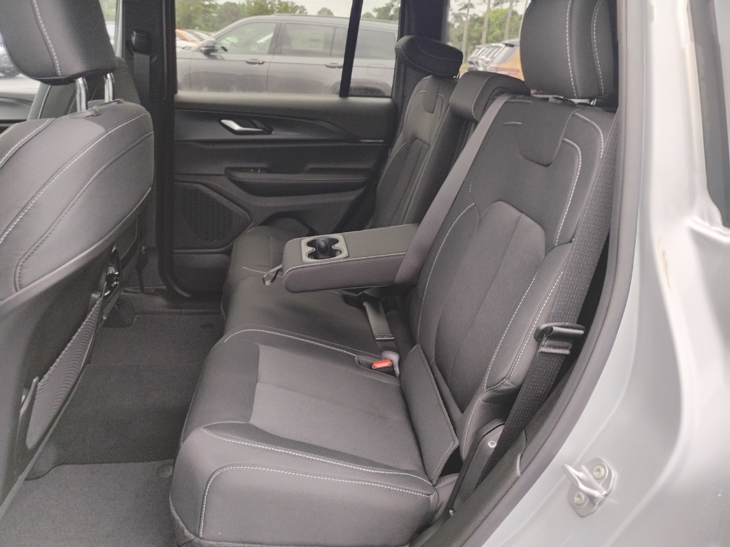 2026 Jeep Grand Cherokee representative vehicle photo