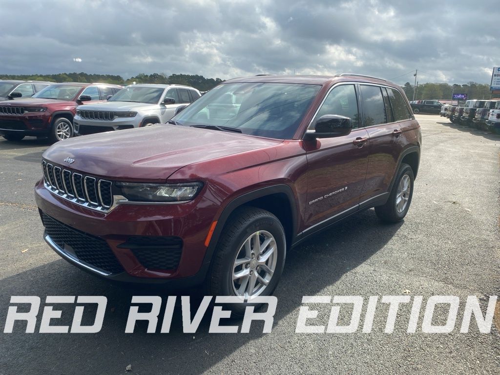 2026 Jeep Grand Cherokee Laredo X 4x4's photo