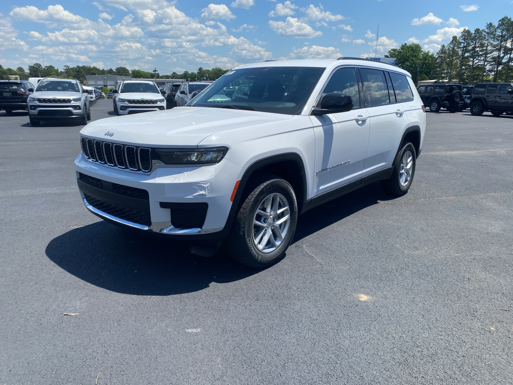 2026 Jeep Grand Cherokee L Laredo's photo