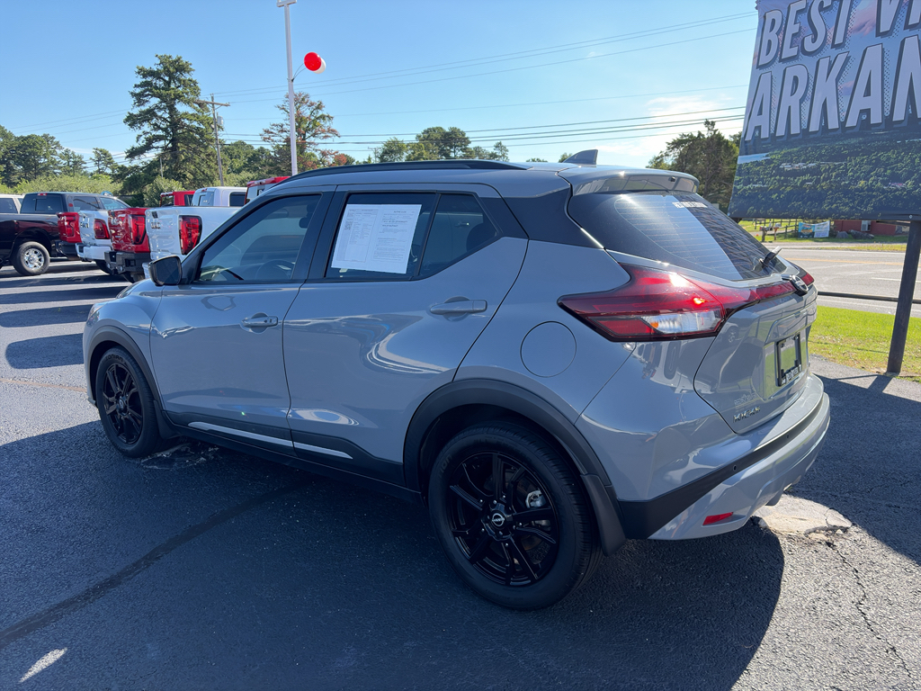 2023 Nissan Kicks SR photo 5