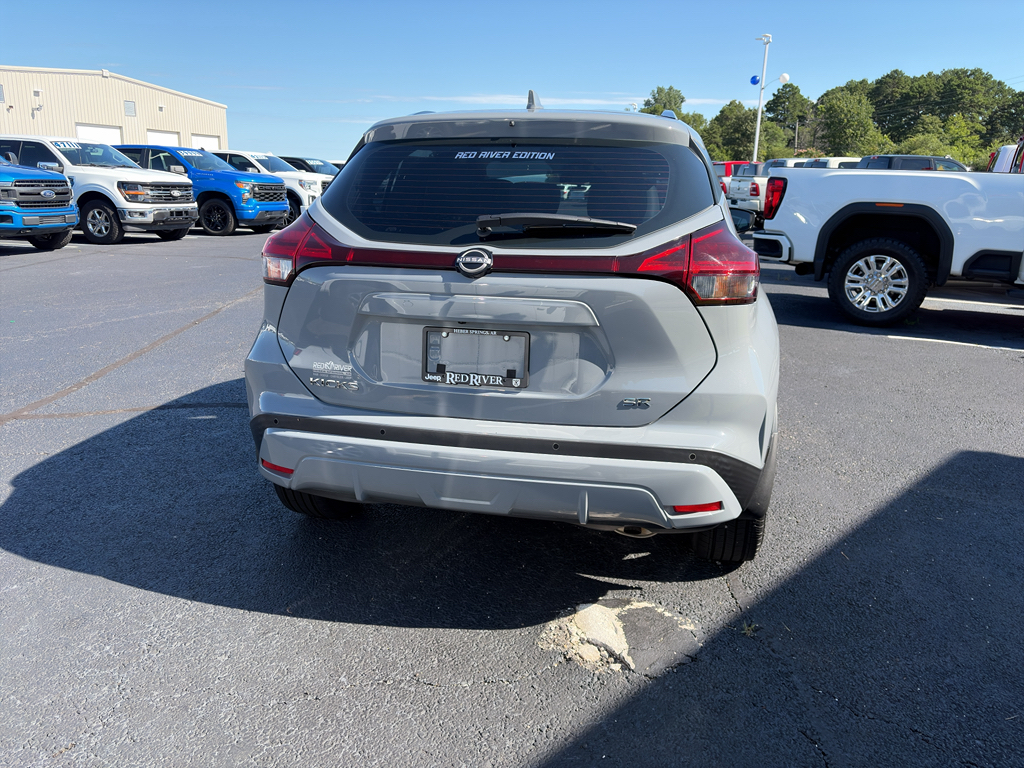 2023 Nissan Kicks SR photo 4