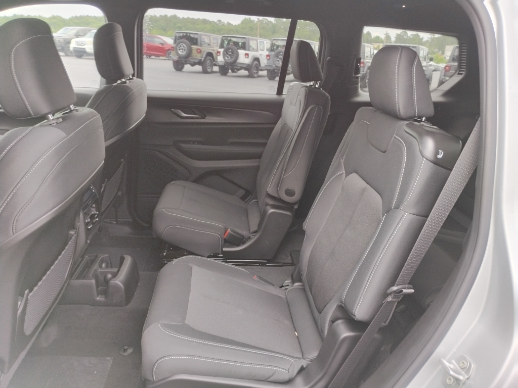 2026 Jeep Grand Cherokee L representative vehicle photo