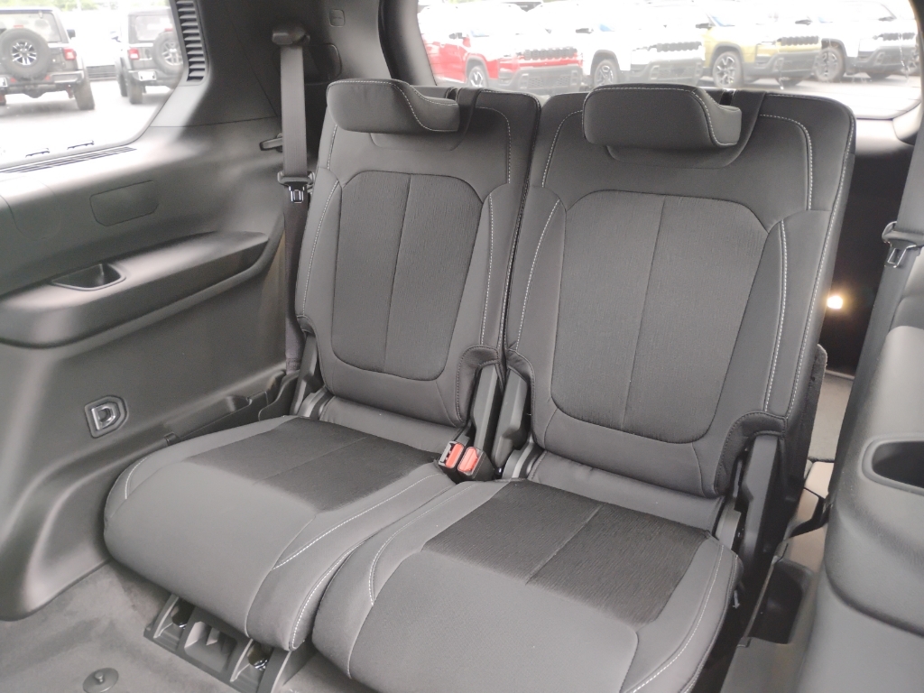 2026 Jeep Grand Cherokee L representative vehicle photo
