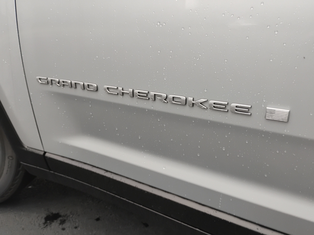 2026 Jeep Grand Cherokee L representative vehicle photo