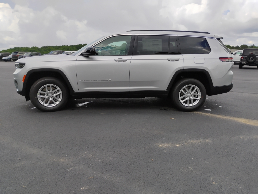 2026 Jeep Grand Cherokee L representative vehicle photo