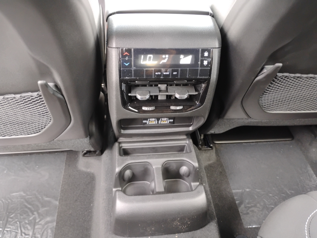 2026 Jeep Grand Cherokee L representative vehicle photo