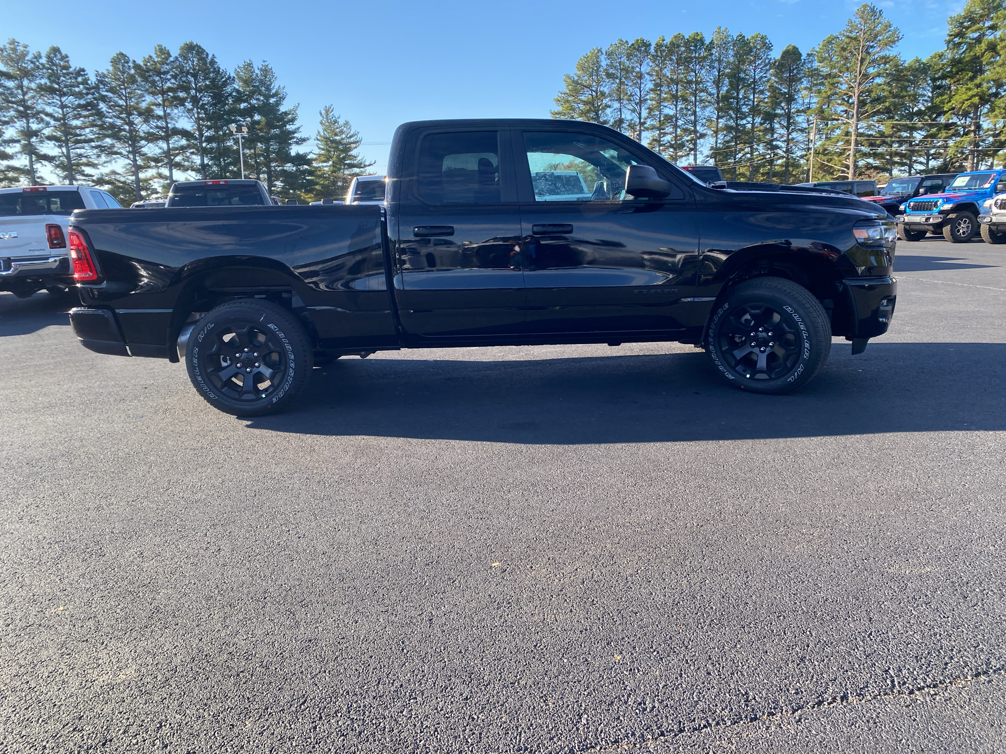 2027 Ram 1500 Express photo 4