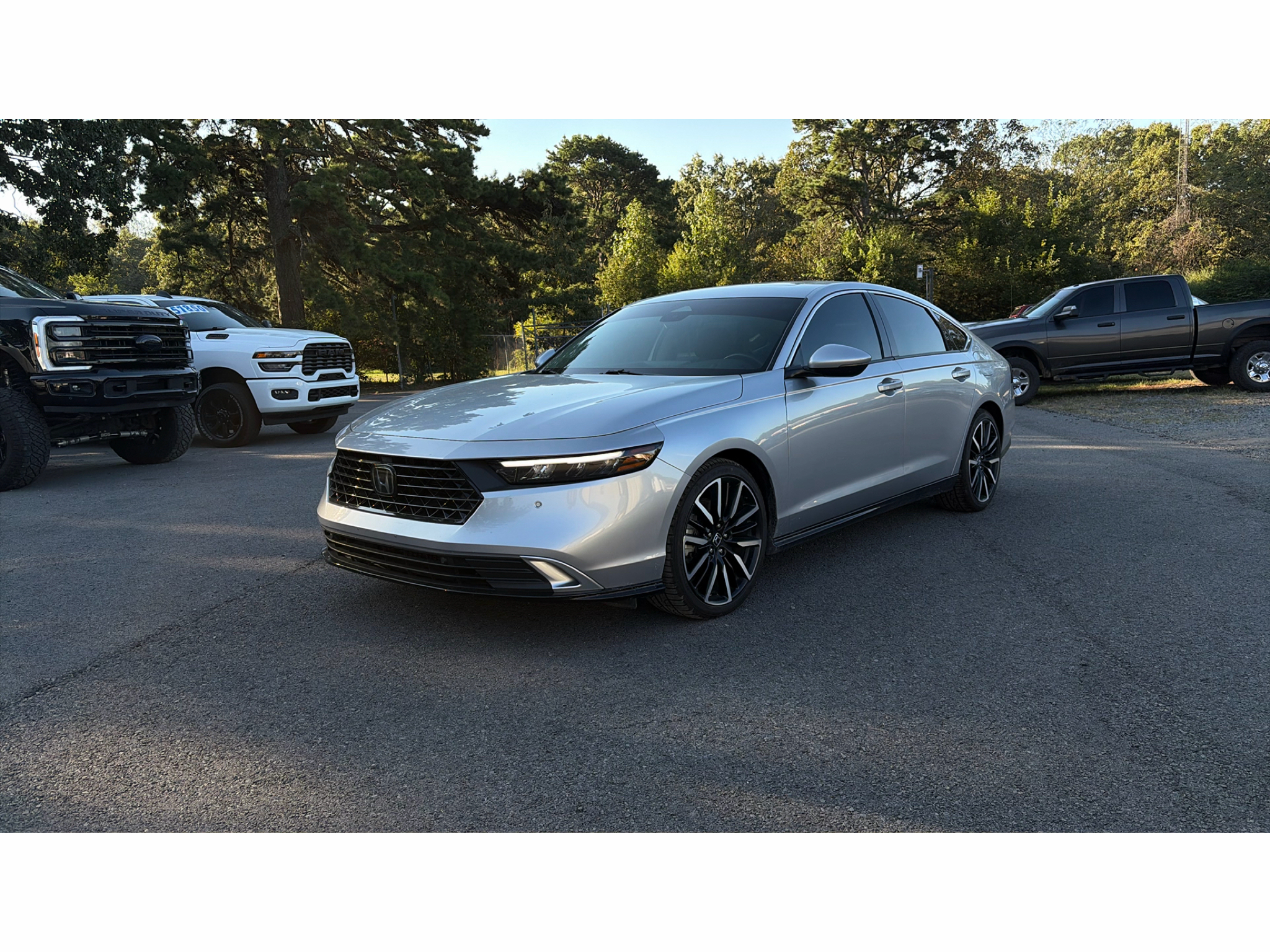 2024 Honda Accord Hybrid Touring photo 1
