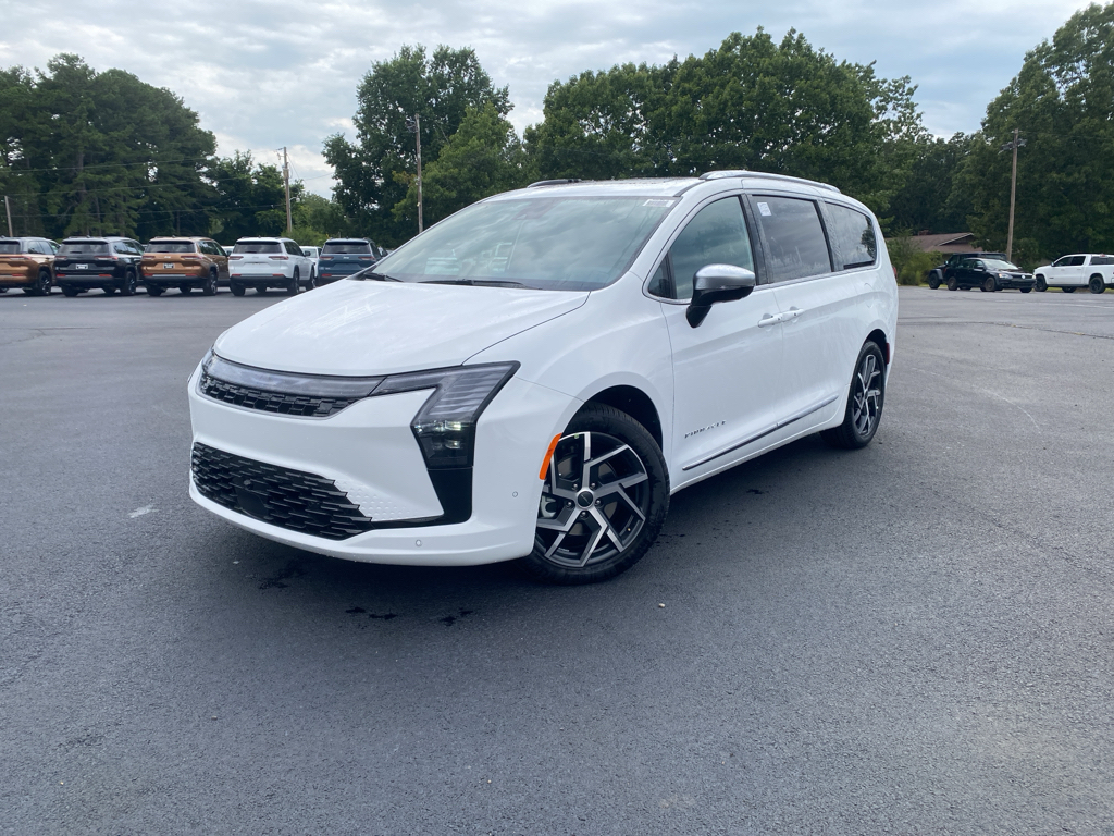 2027 Chrysler Pacifica Pinnacle photo 1