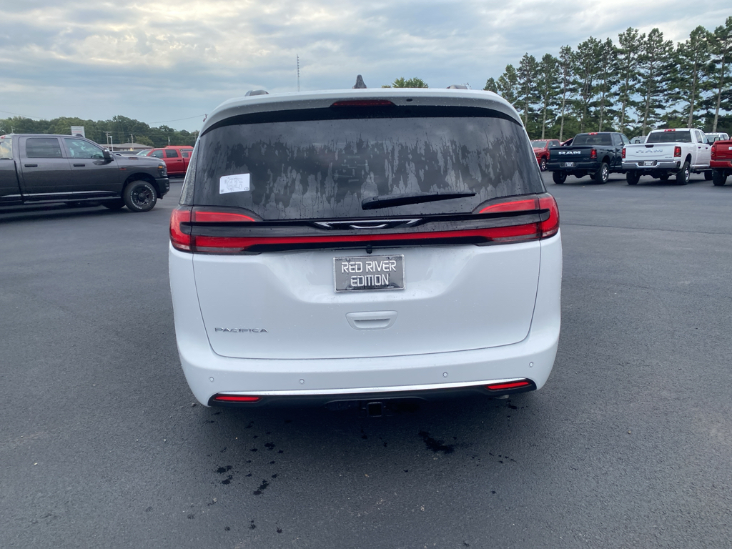 2027 Chrysler Pacifica Pinnacle photo 6