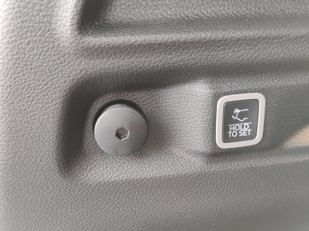 2026 Jeep Grand Cherokee L representative vehicle photo