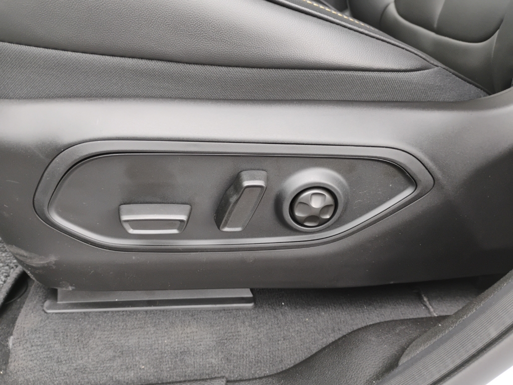 2026 Jeep Grand Cherokee L representative vehicle photo
