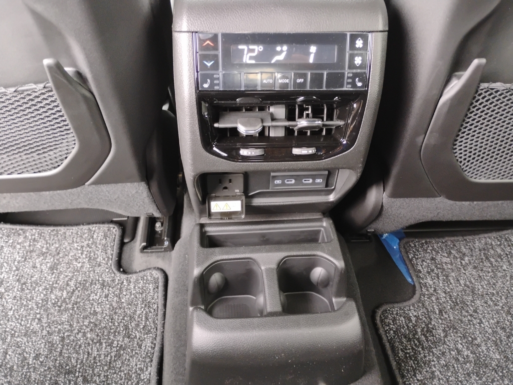 2026 Jeep Grand Cherokee L representative vehicle photo