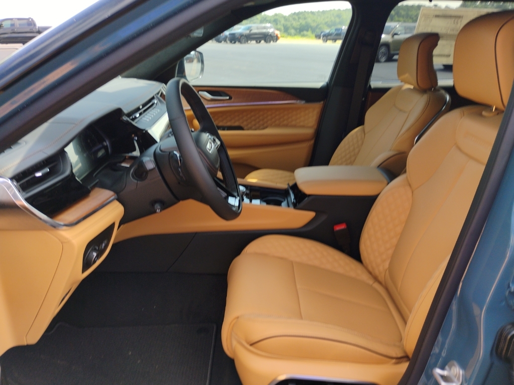 2026 Jeep Grand Cherokee L representative vehicle photo