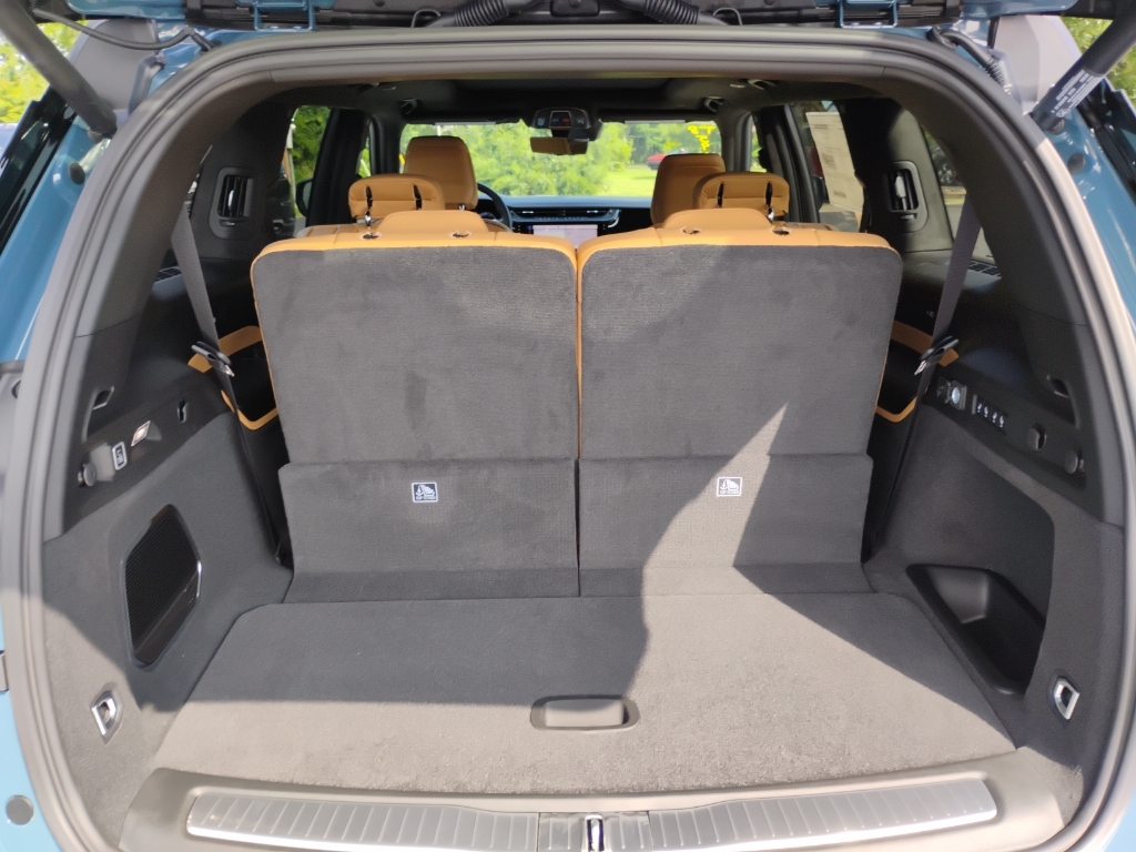 2026 Jeep Grand Cherokee L representative vehicle photo