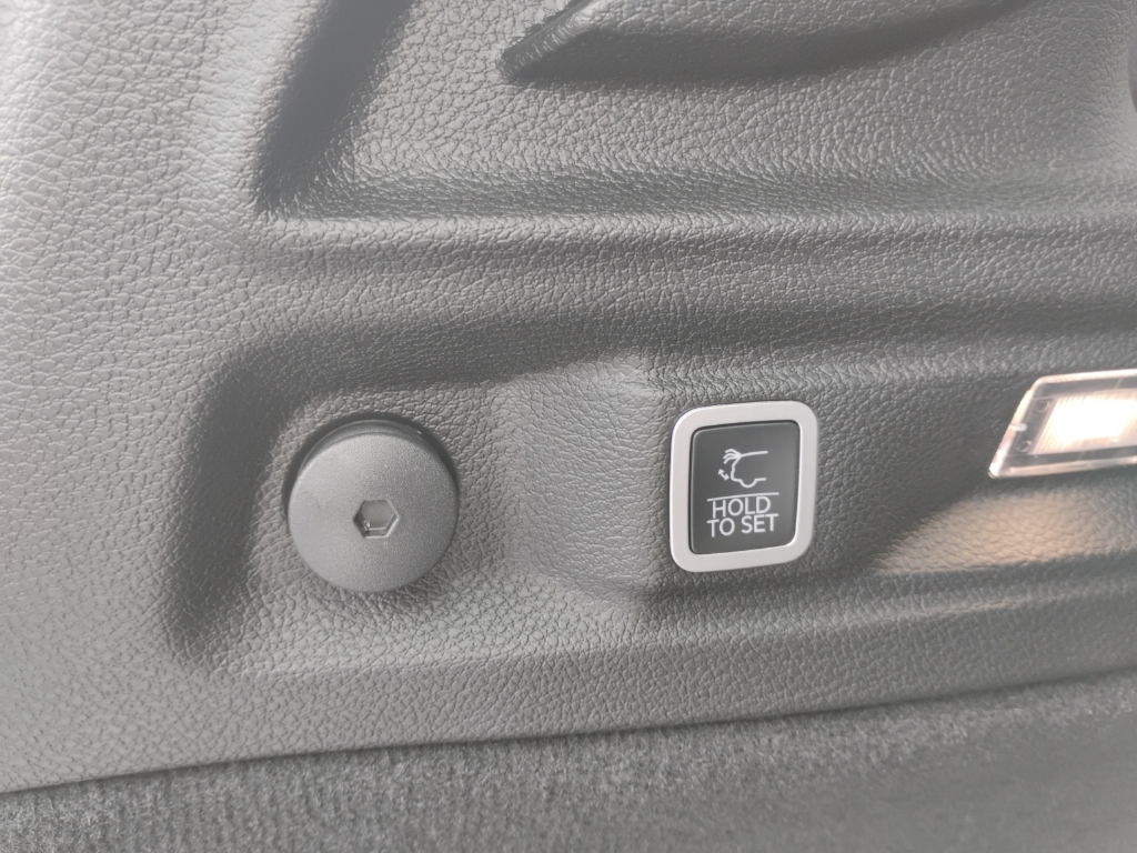 2026 Jeep Grand Cherokee L representative vehicle photo