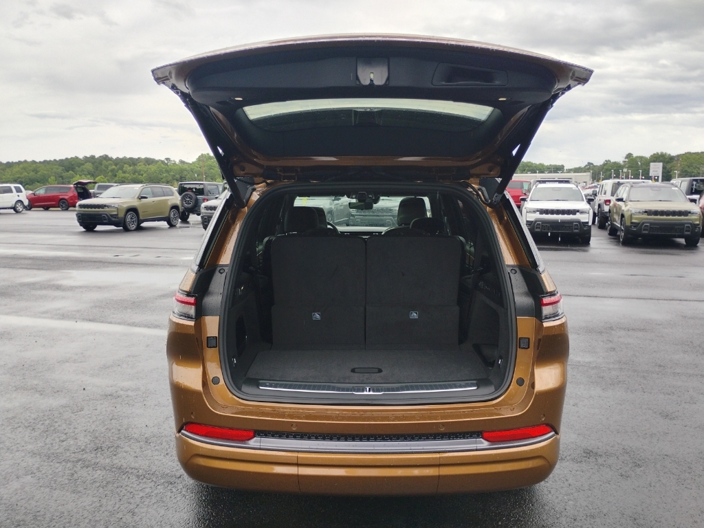 2026 Jeep Grand Cherokee L representative vehicle photo