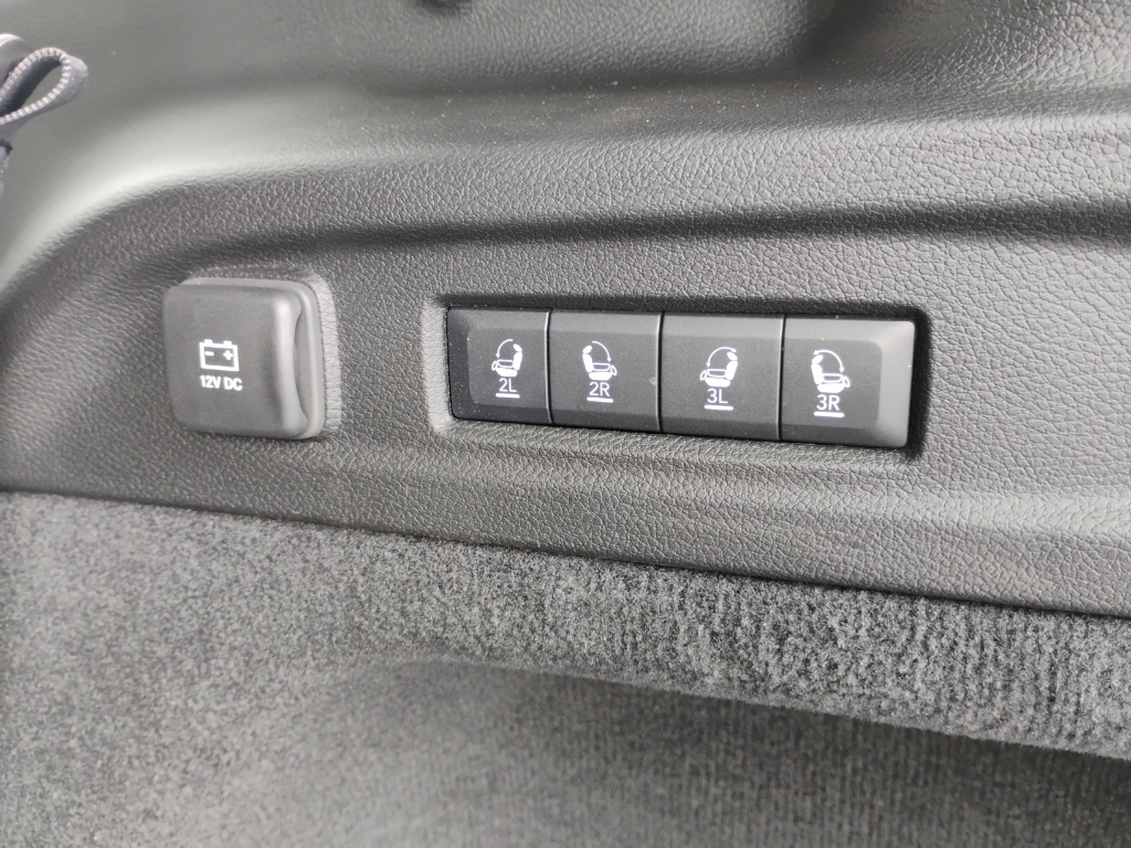 2026 Jeep Grand Cherokee L representative vehicle photo