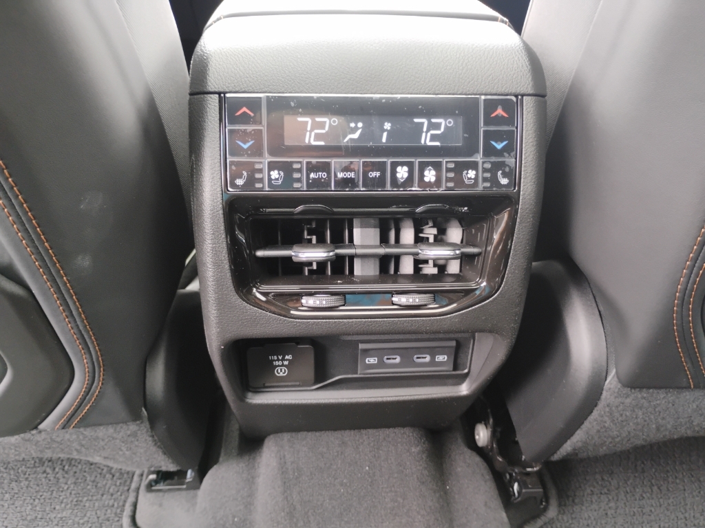 2026 Jeep Grand Cherokee L representative vehicle photo