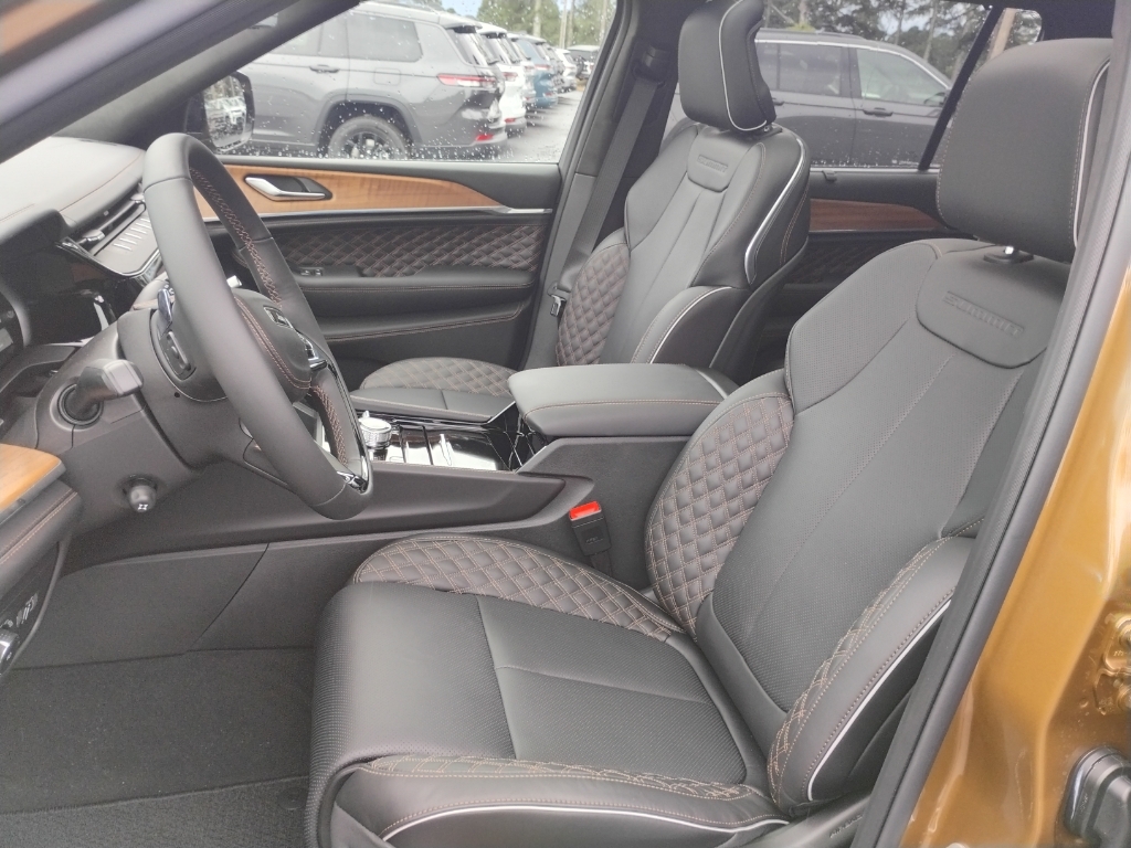 2026 Jeep Grand Cherokee L representative vehicle photo