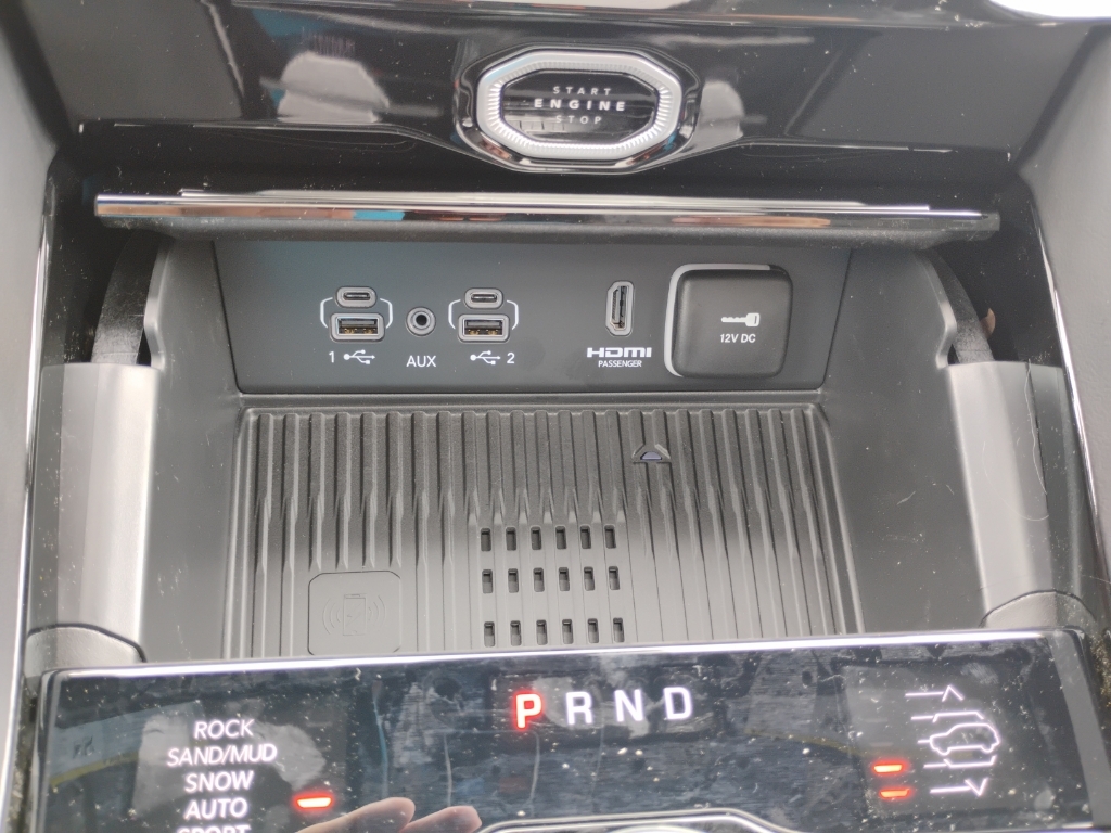2026 Jeep Grand Cherokee L representative vehicle photo
