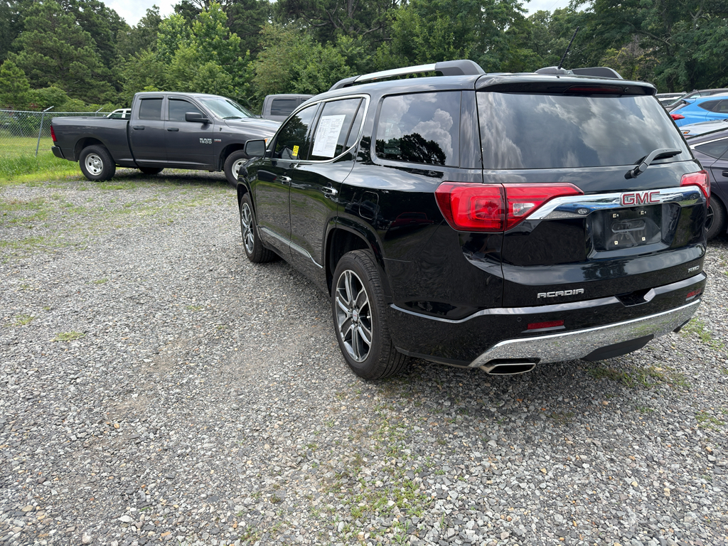 2018 GMC Acadia Denali photo 4