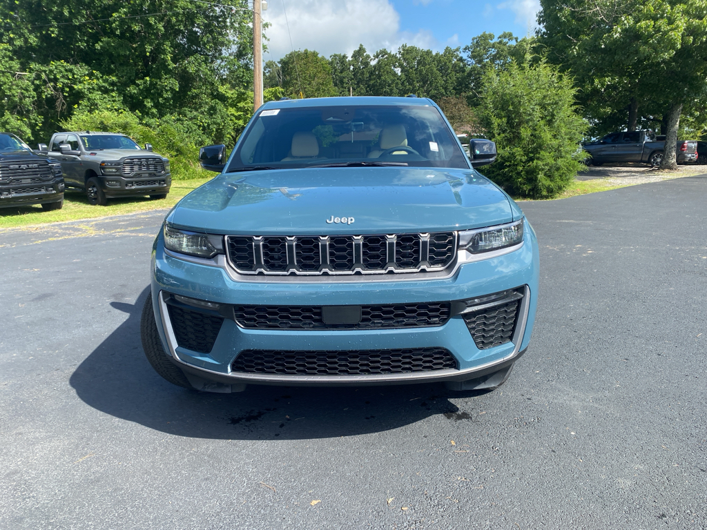 2026 Jeep Grand Cherokee Limited photo 2