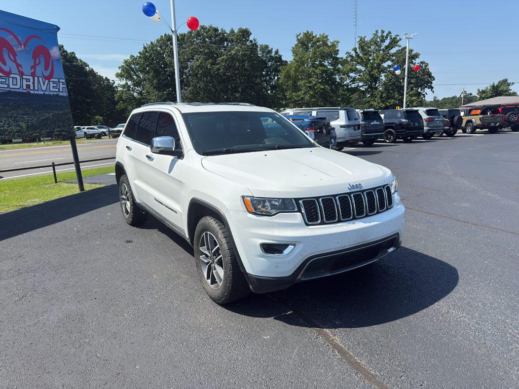 2022 Jeep Grand Cherokee representative vehicle photo