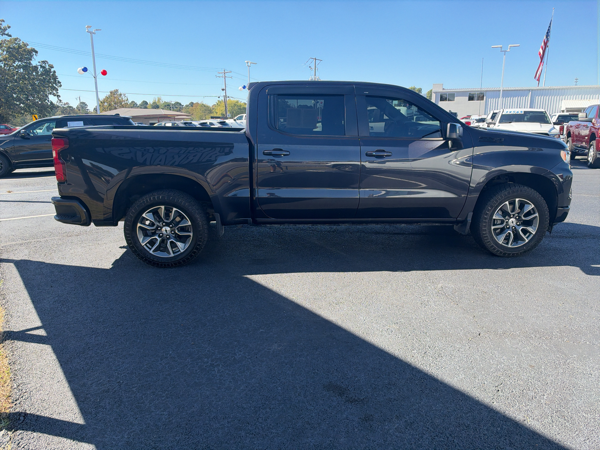 2023 Chevrolet Silverado RST photo 4