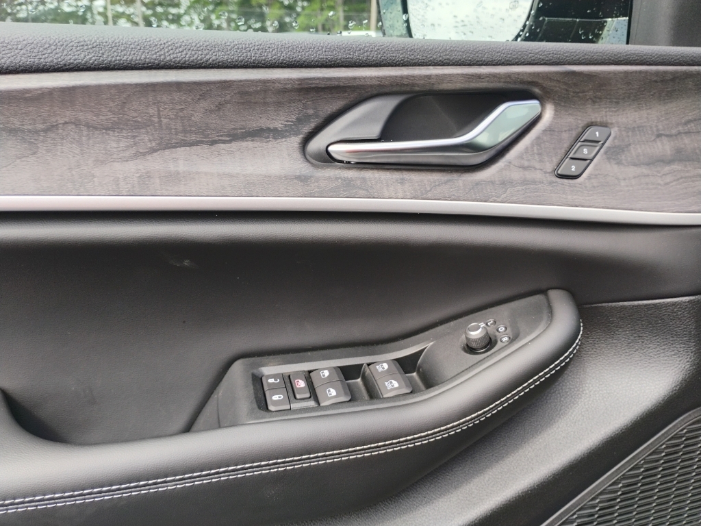2026 Jeep Grand Cherokee representative vehicle photo