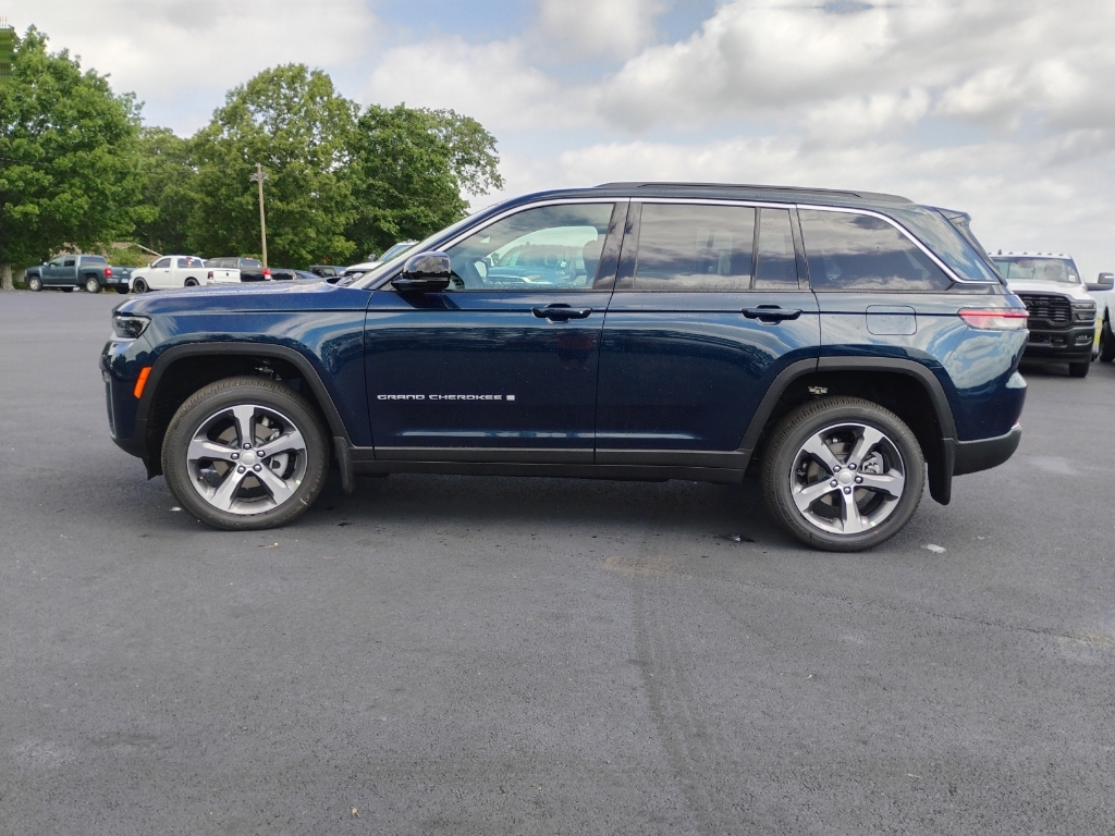 2026 Jeep Grand Cherokee representative vehicle photo