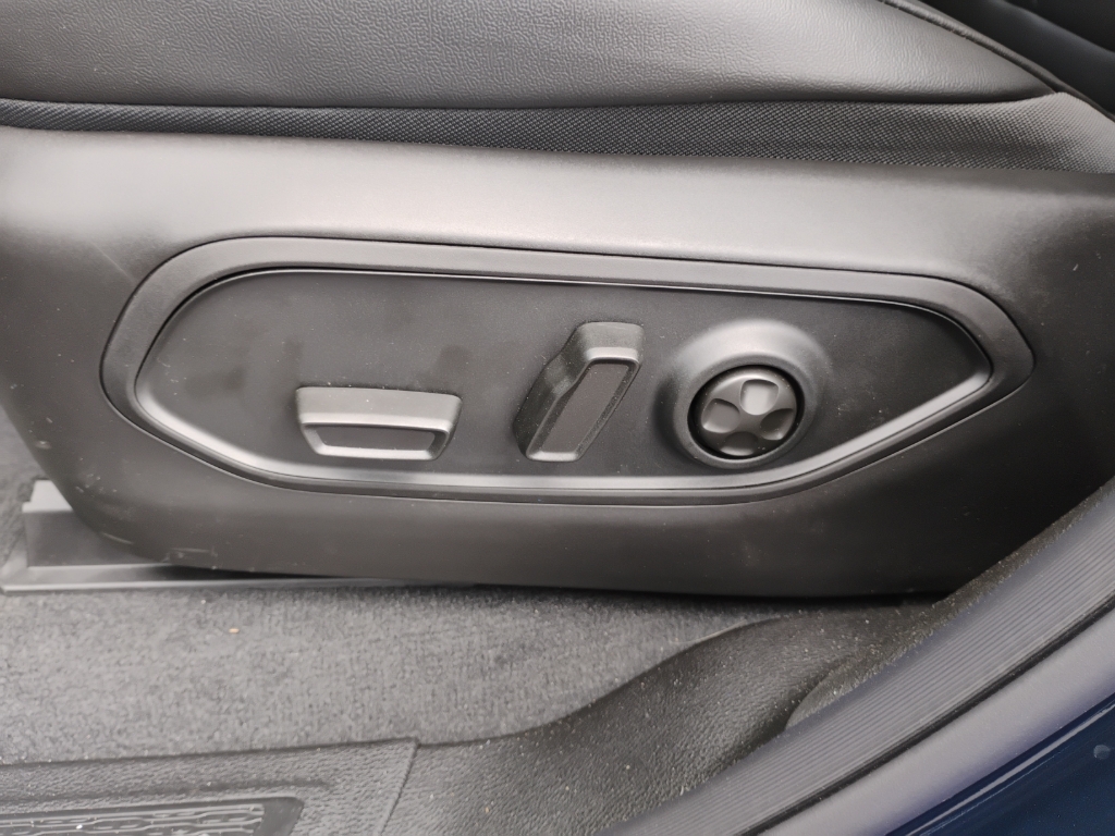 2026 Jeep Grand Cherokee representative vehicle photo