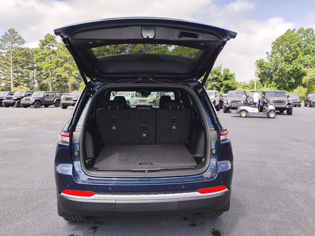 2026 Jeep Grand Cherokee representative vehicle photo