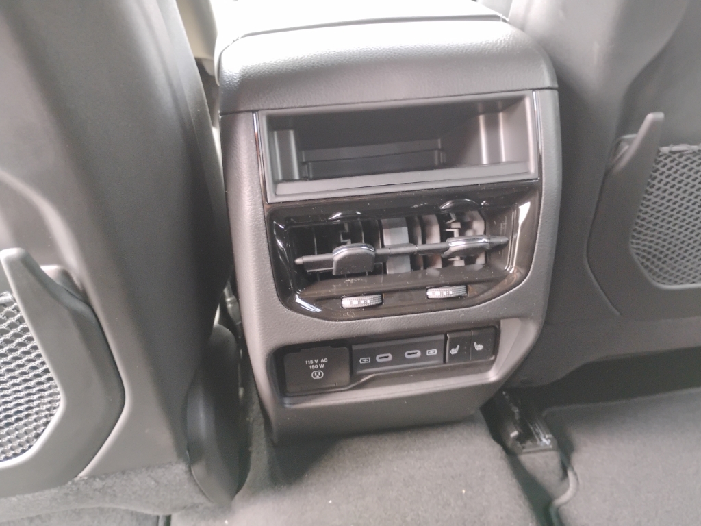 2026 Jeep Grand Cherokee representative vehicle photo