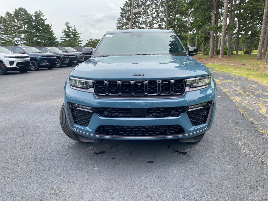 2026 Jeep Grand Cherokee Limited Reserve photo 2