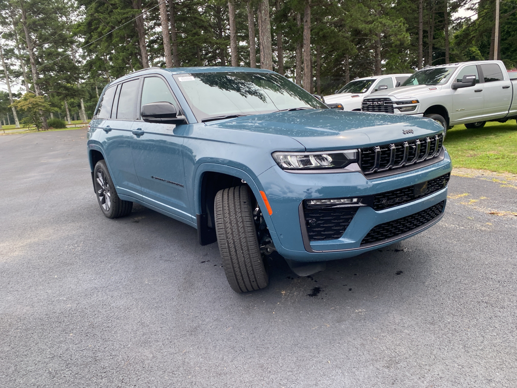 2026 Jeep Grand Cherokee Limited Reserve photo 3