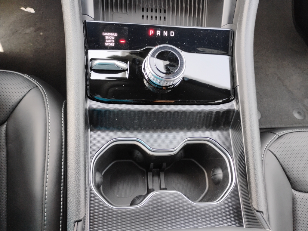 2026 Jeep Grand Cherokee L representative vehicle photo