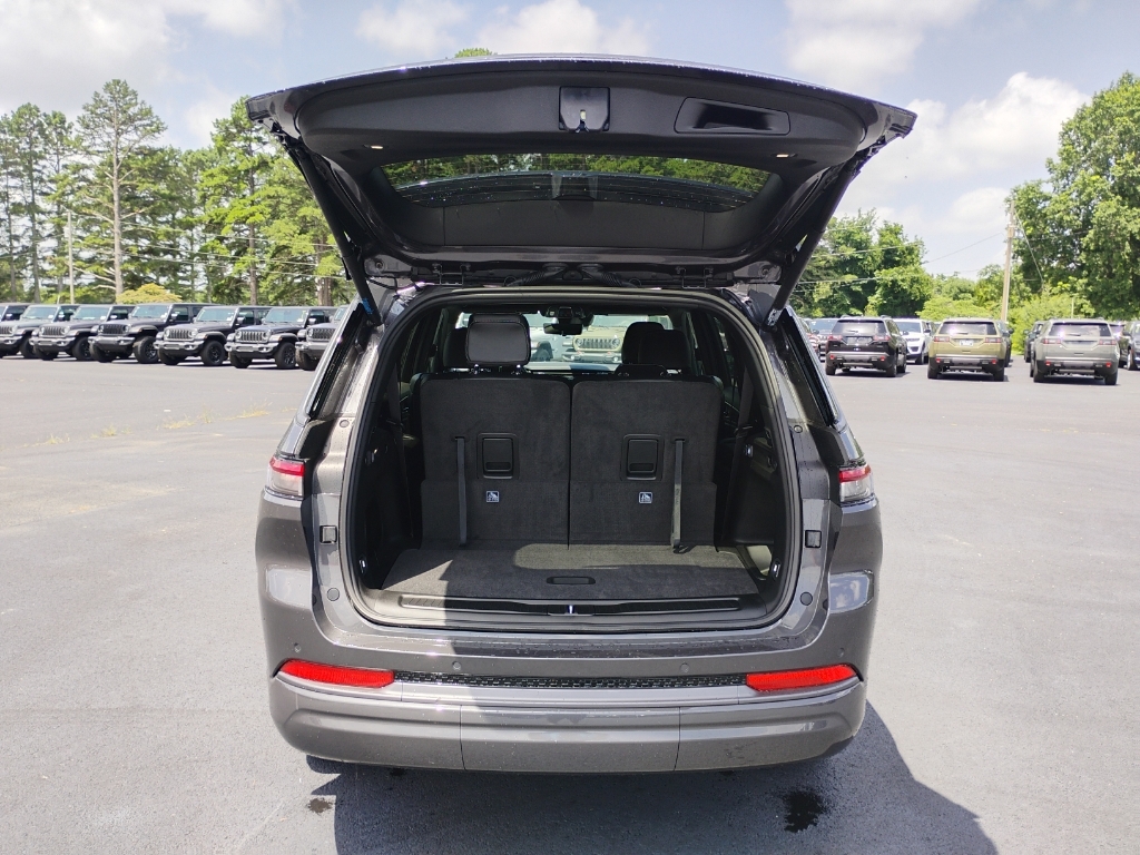 2026 Jeep Grand Cherokee L representative vehicle photo