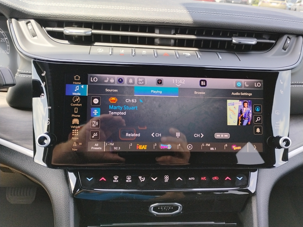 2026 Jeep Grand Cherokee L representative vehicle photo