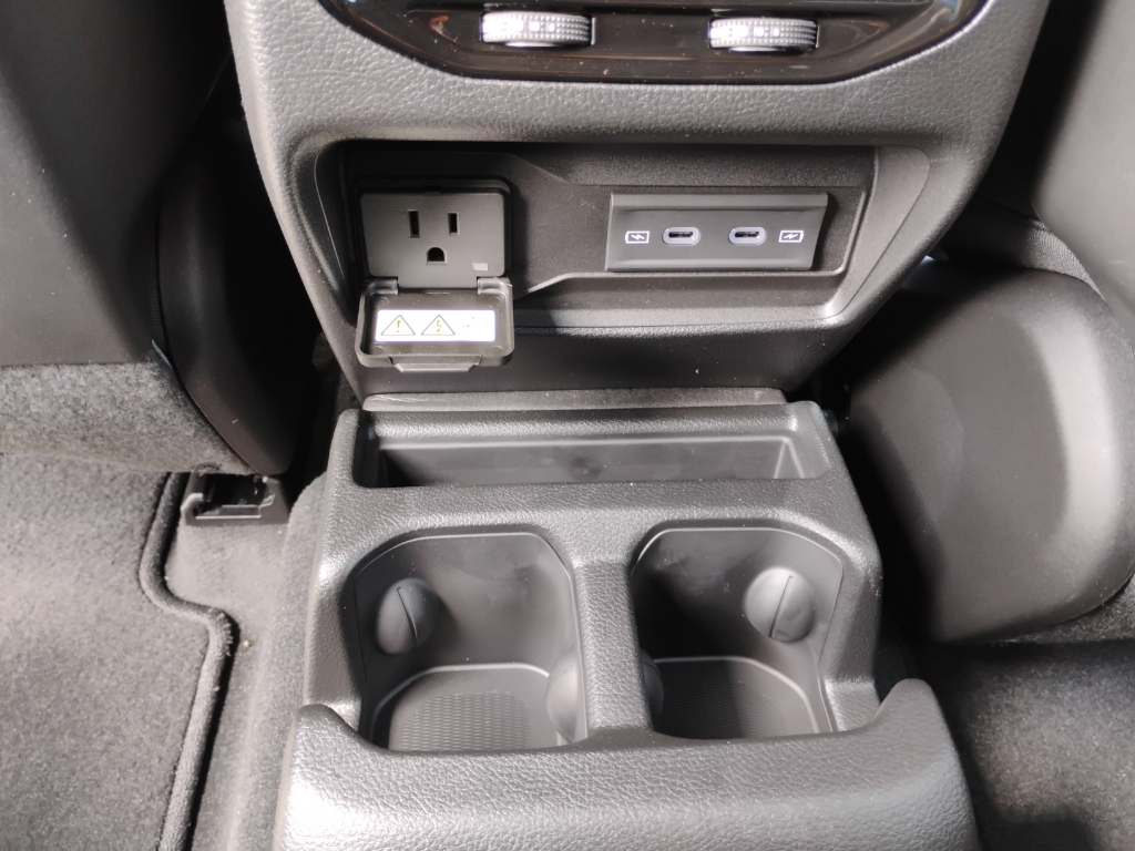 2026 Jeep Grand Cherokee L representative vehicle photo