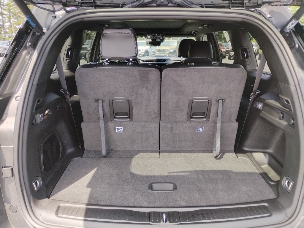 2026 Jeep Grand Cherokee L representative vehicle photo
