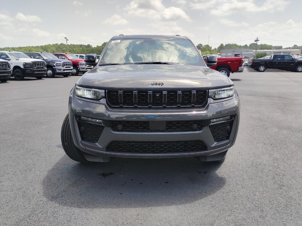 2026 Jeep Grand Cherokee L Limited Reserve photo 2