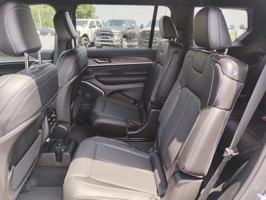 2026 Jeep Grand Cherokee L representative vehicle photo
