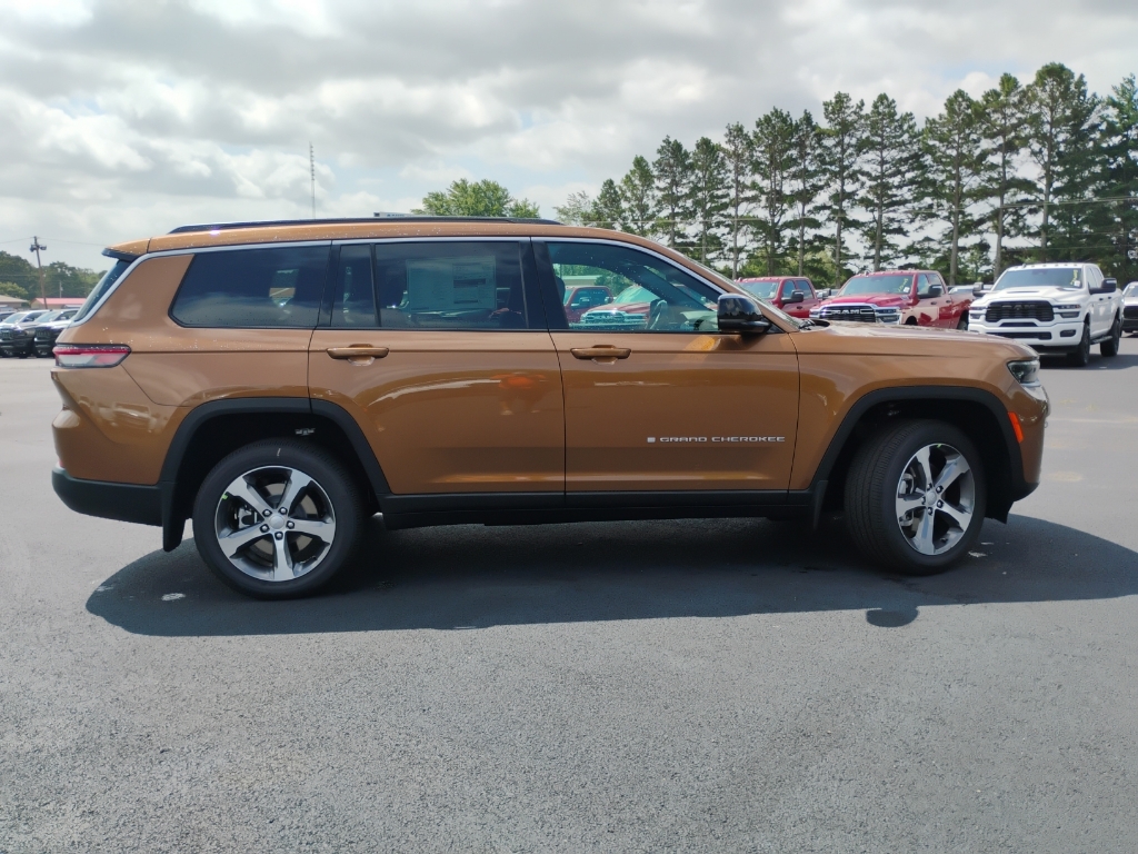 2026 Jeep Grand Cherokee L Limited photo 4