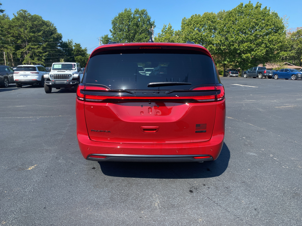 2027 Chrysler Pacifica Select photo 6