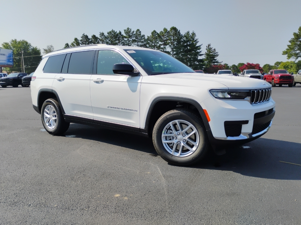 2026 Jeep Grand Cherokee L Laredo X photo 3