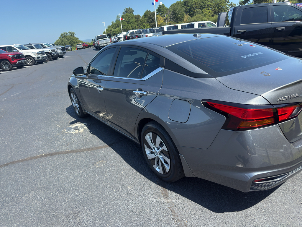 2025 Nissan Altima S photo 6