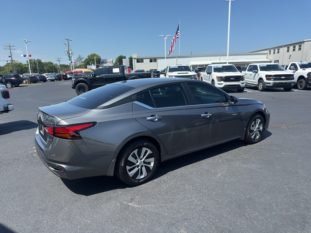2025 Nissan Altima S photo 4