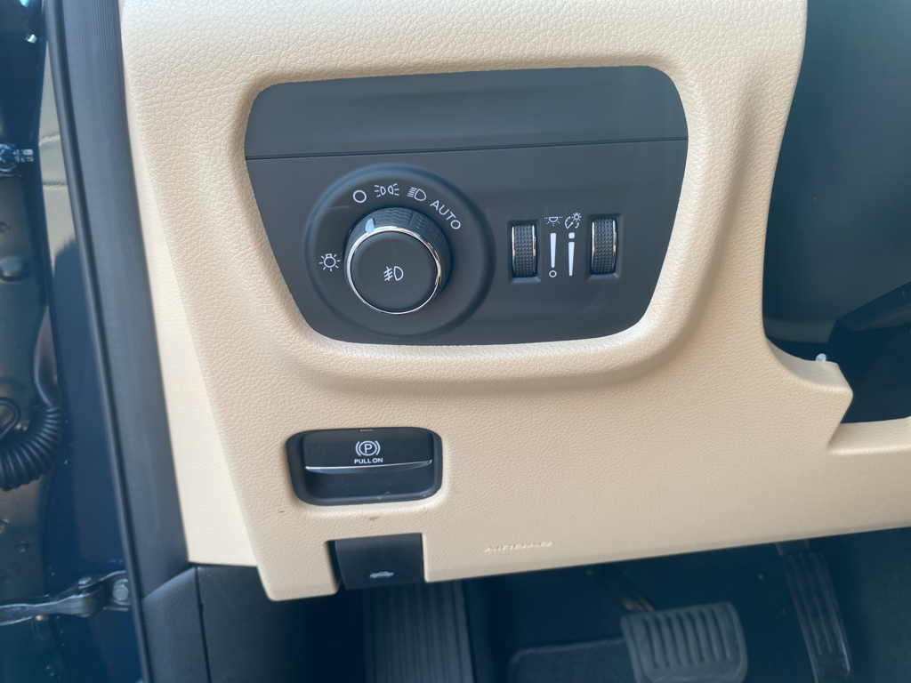 2026 Jeep Grand Cherokee representative vehicle photo